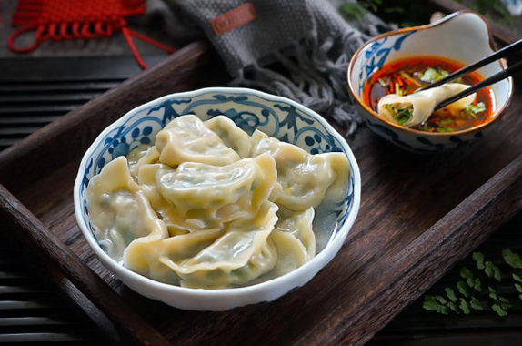 饺子浮起来还要煮多久饺子浮起来了还要煮几分钟(饺子浮起来就能吃了吗)